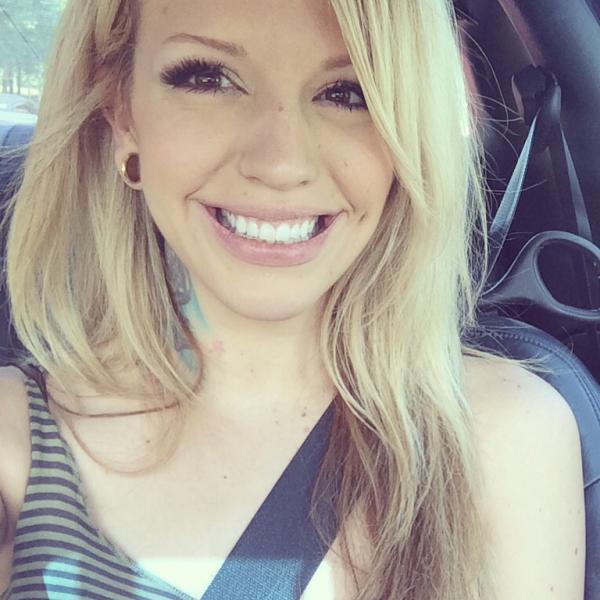 DailyHotMe's tweet image. Live video is insanely fun... this app is way better than YouTube!  try it now!! hotnewsdaily.me/r/2XLhd