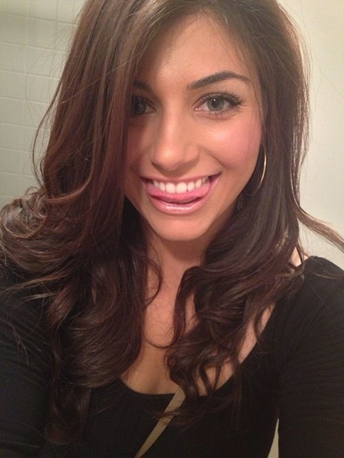 DailyHotMe's tweet image. Awesome iPhone app to Stream live video AND increase twitter reach!  great for girls :) hotnewsdaily.me/r/2XLhh