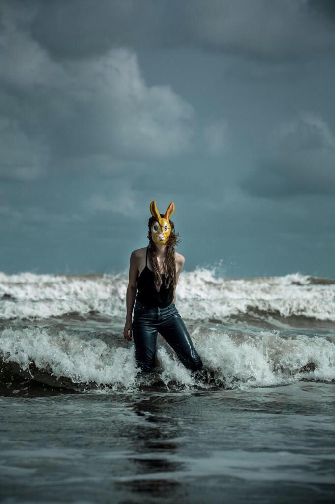 thebenaddis's tweet photo. Last 2 chances to catch #Abyss @arcolatheatre today. Lyrical thriller with 3 stunning, physically driven performances http://t.co/vgGHizsHq9