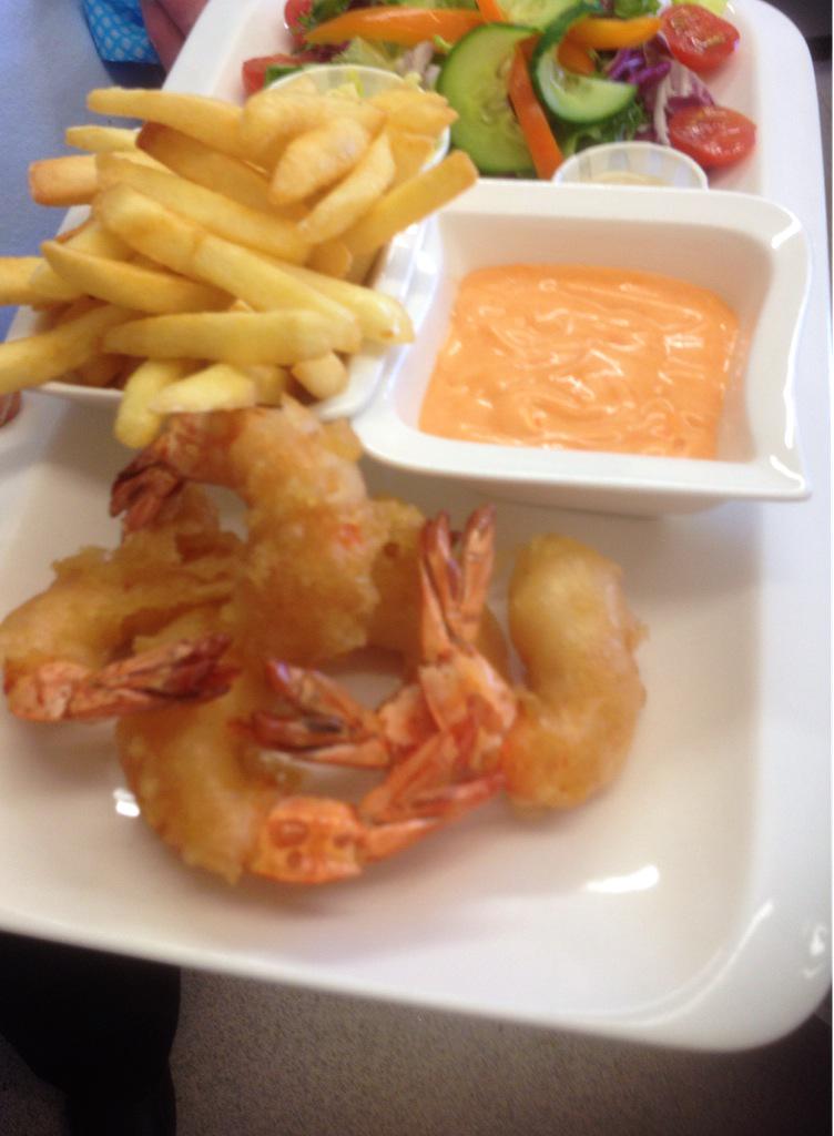 WillowgateCafe's tweet photo. ***Saturday Specials*** Tenpura Battered Tiger Prawns with fries &amp; salad or Spicy Chicken Wraps served with salad :-) http://t.co/xtU7egaexc
