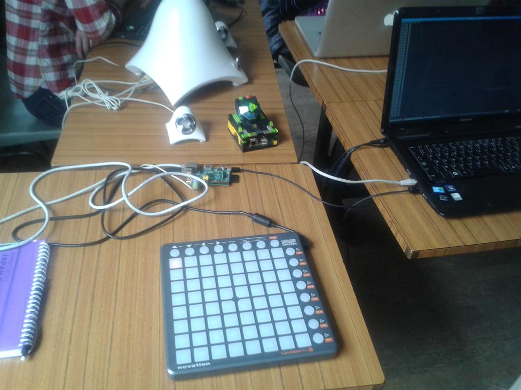 random_bazar's tweet photo. At the CRI, Paris, the folk flute launch pad team is working on their rhythm game! #randombazar #jamshaker #gamelier http://t.co/4g6YRgJvbx
