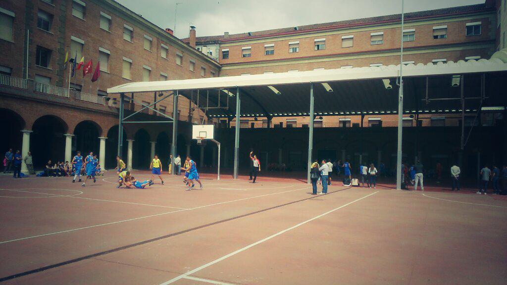 satochadeportes's tweet photo. Mucho baloncesto hoy en #SalesianosAtocha http://t.co/omoTCDCIbU