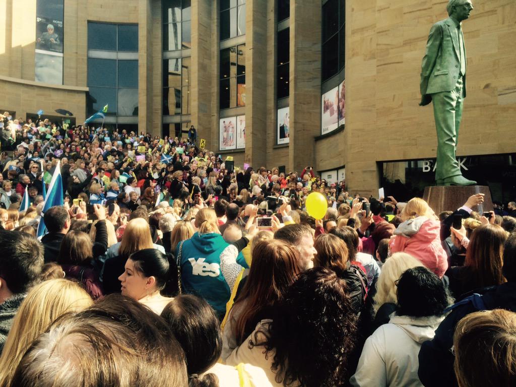 traquir's tweet photo. This is why Glasgow Labour is desperate to blow up to #GlasgowSteps 
They fear People Power above all else
 http://t.co/CQMVmdaG0W #VoteSNP