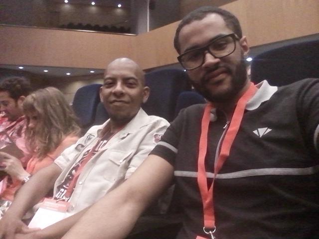 Sentint al secr. general de @PspvProCS <a href="/FraColomer/">Francesc Colomer</a>, i esperant a sentir a <a href="/rosaperis1/">rosa peris</a> i <a href="/ferdelgado/">Fer Delgado</a>
#HoArreglarem ✊