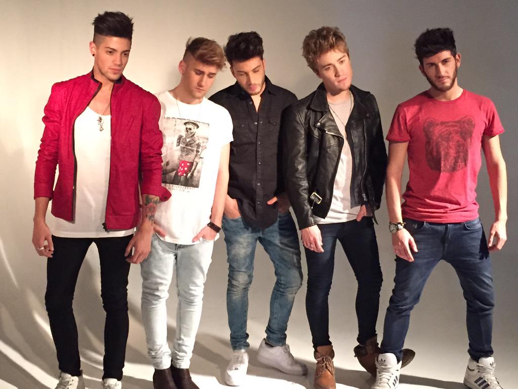 nutriagobiess's tweet photo. ¡¿Rt y Fav?! 
#MiVoto40Auryn http://t.co/gnUOpMYgsq