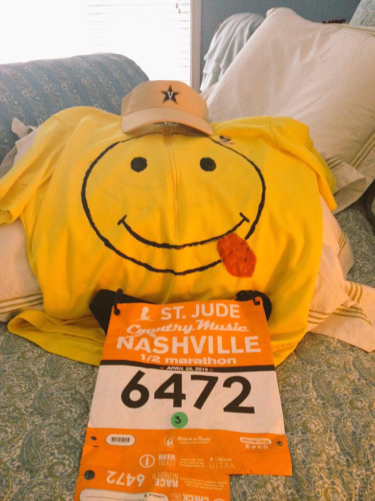 AlandanielHall's tweet photo. See y'all on the other side of @RunRocknRoll #CMM1/2 if you see me holla http://t.co/wSYI0sf8Vu