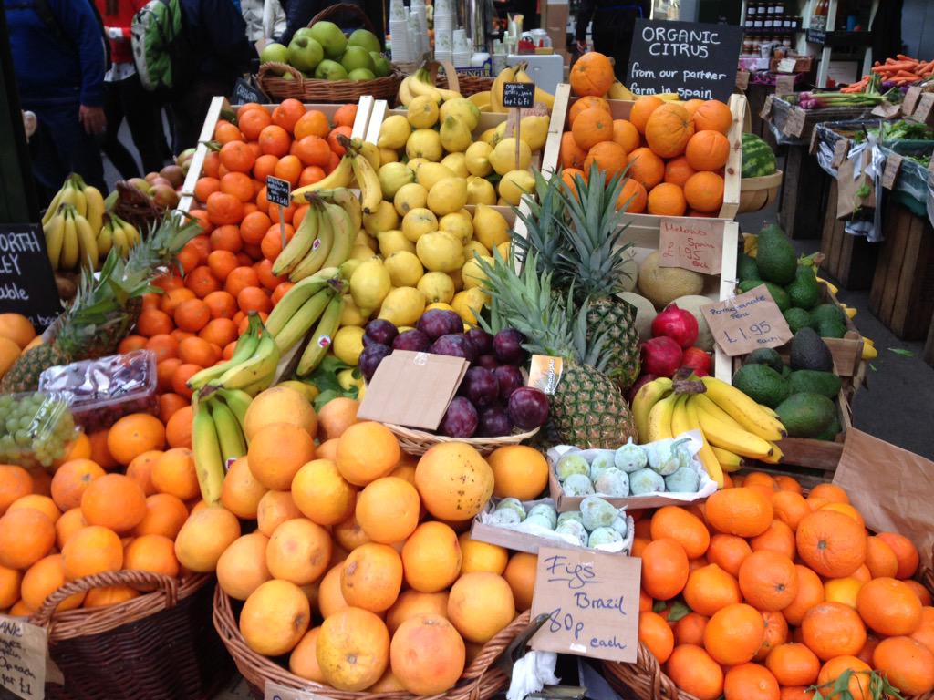 TheSourceJuice's tweet photo. Strolling through #borough #market swooning for #organic #fruitandveg. #healthyeatingforall #healthyliving http://t.co/DwRUk50hS0