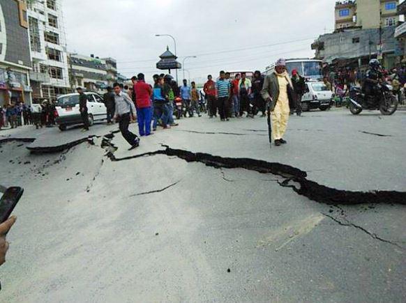 IndiaToday's tweet image. Images of devastation in Nepal. 7.5-magnitude #earthquake causes extensive damage in Nepal.