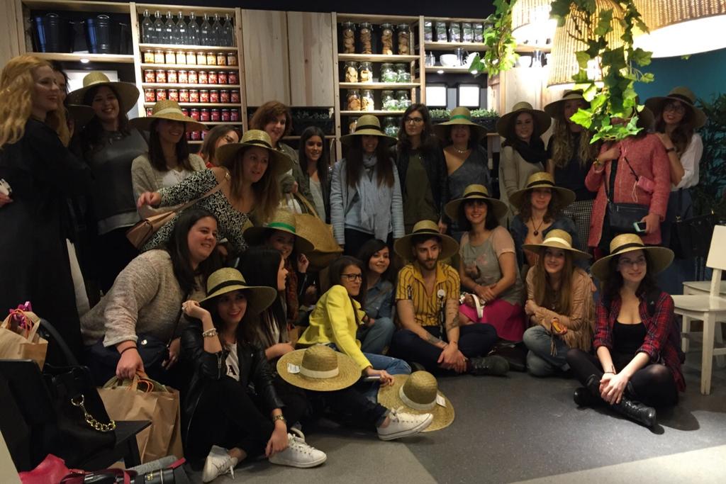 CarlosCxf's tweet photo. Gracias al equipo de #ikeacoruΓ±a por organizar el evento!! Todo un exito!! #conociendoikeacoruΓ±a #crazyevents http://t.co/NBP2ovTxIi
