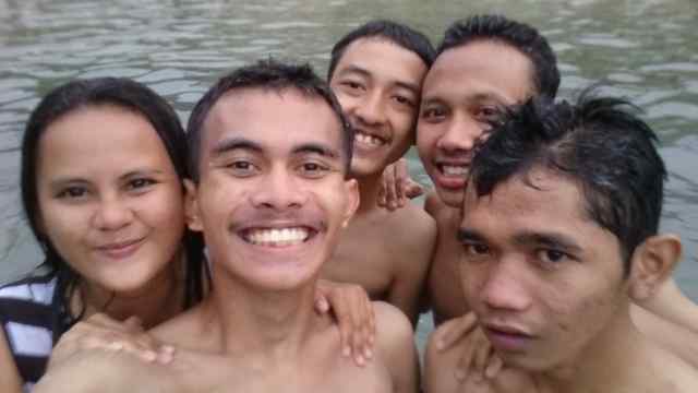 aprilhyries's tweet photo. #menolaklupa @renaldyhaswanza @bangorcdl @Adriandwp galang432 http://t.co/4v4UJqAZsB