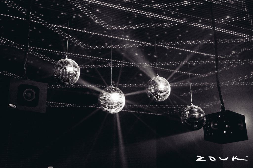 zouksingapore's tweet image. Head over to #ParallelVelvet for a sparkling night of house &amp;amp; techno with @aniggemann + @zushan_benny #ZoukSingapore