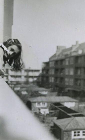 HistoriaDiceQue's tweet photo. Una foto muy rara de Anna Frank en Ámsterdam, 1941 http://t.co/yEpkw8noYN