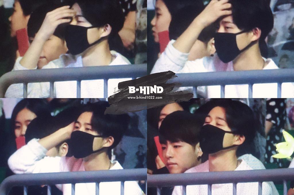 B_HIND_'s tweet photo. 150425 ㅠㅠㅠㅠsexy BIㅠㅠㅠㅠ

#iKON #BI #HANBIN #B_HIND http://t.co/zloLLAKPdQ
