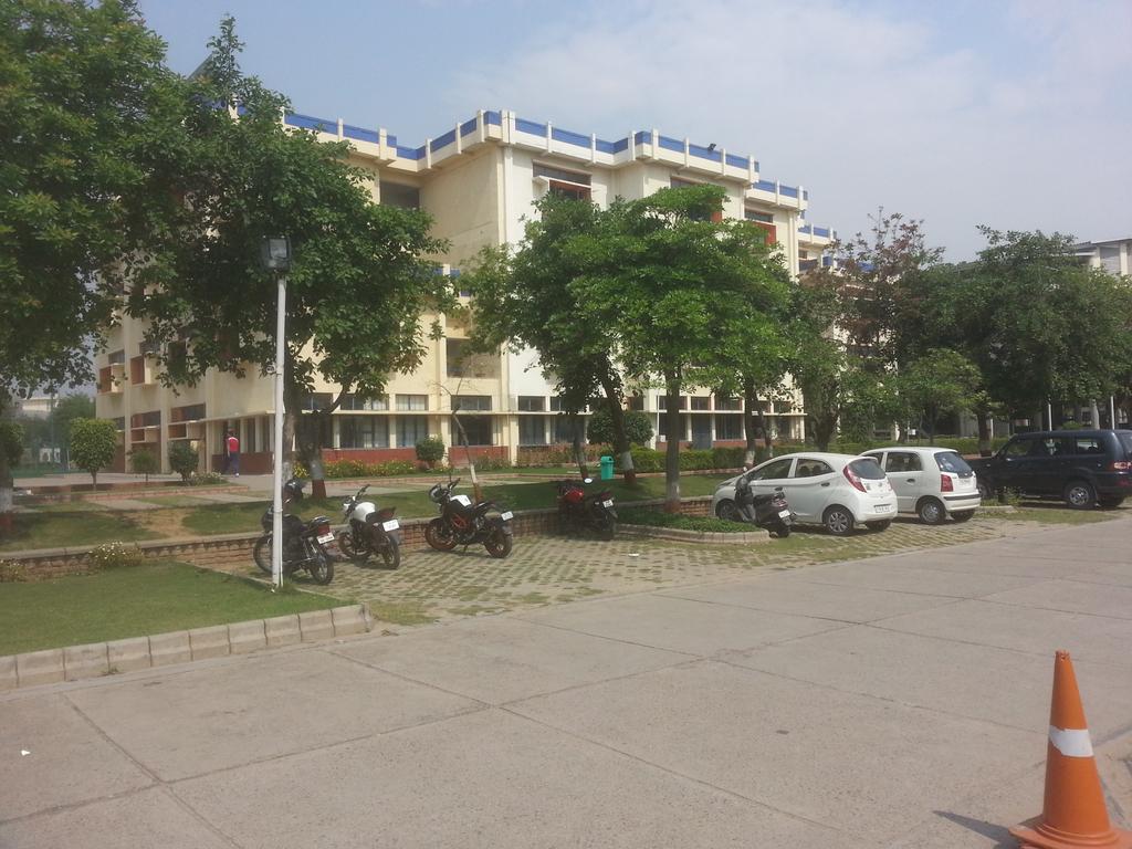 Prisha's tweet photo. Last few pictures of my previous school #PragyanSchool http://t.co/LjZAi54HEM