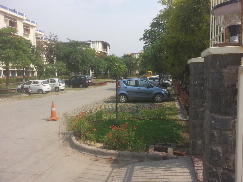 Prisha's tweet photo. Last few pictures of my previous school #PragyanSchool http://t.co/LjZAi54HEM