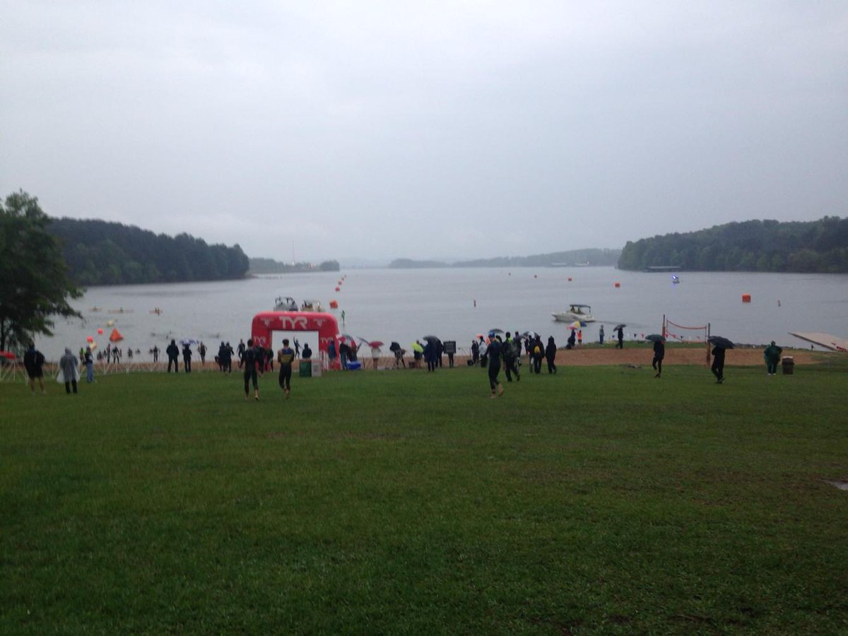MarymountXCTF's tweet photo. #2nd day of racing is about to begin. @KirouacEric @CarlosElizondo0 @collinchartier &amp; Adam are up for #mutri #squad http://t.co/p5XxupPLIC