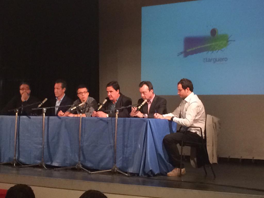 NachoNMartin's tweet photo. Porqué nos hacemos de derechas o de izquierdas? @flarguero @jrdelamorena @ierrejon @ValdanoOfficial http://t.co/s9nLsrhKK6