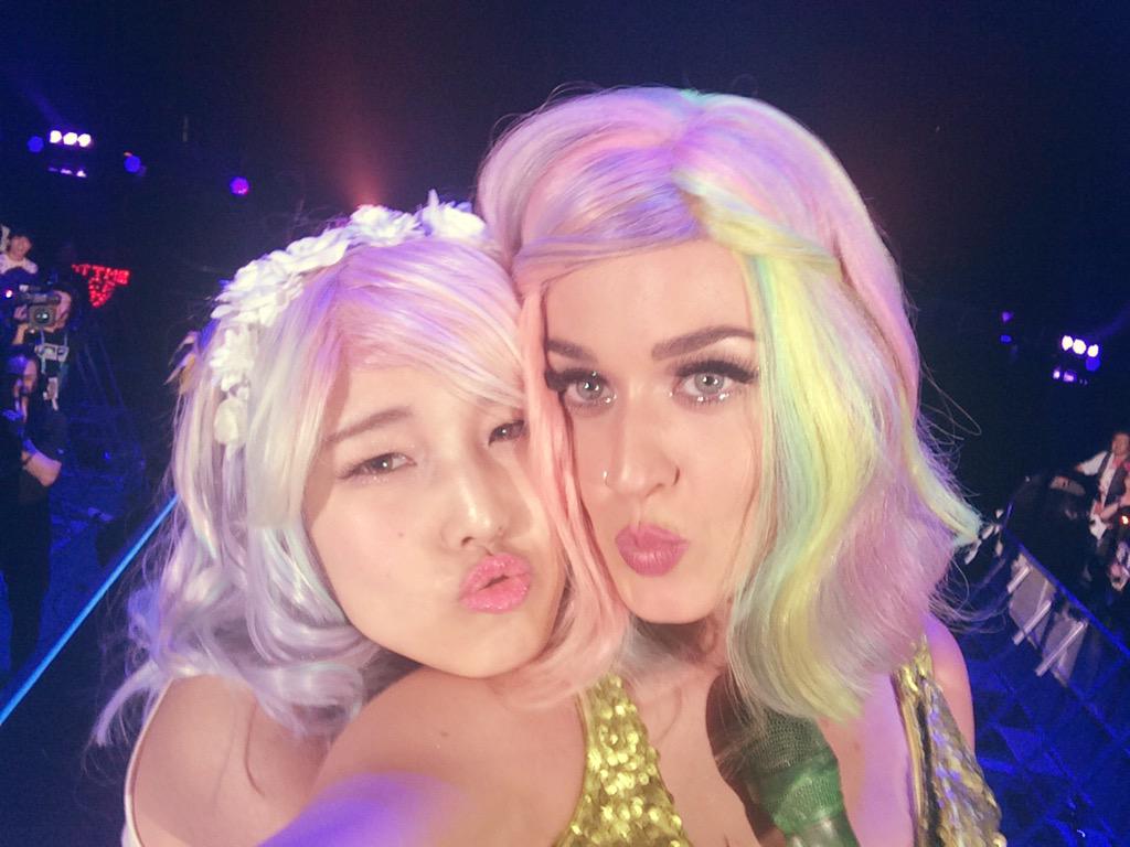 nana_katycat's tweet photo. I KISSED A GIRL AND I LIKED IT @katyperry ❤️😻💋 http://t.co/HEVnRnjMnA