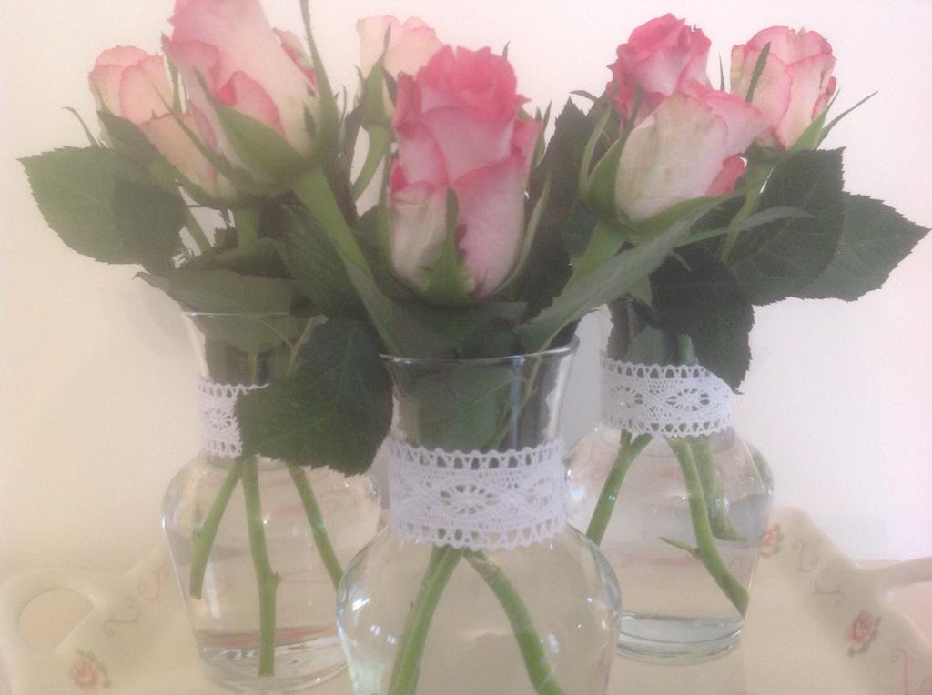 allthingschina's tweet photo. Very easy but stunning centrepieces for your table. http://t.co/KogldJAt67