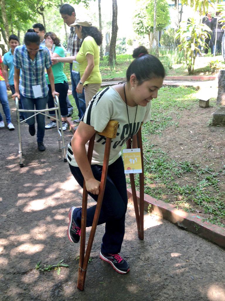 SECVERoficial's tweet photo. Jóvenes experimentan Acciones que incluyen: resolviendo la inclusión social, en el @JEX_IVEC #28añosIVEC #Xalapa http://t.co/pUzEhCcGsD