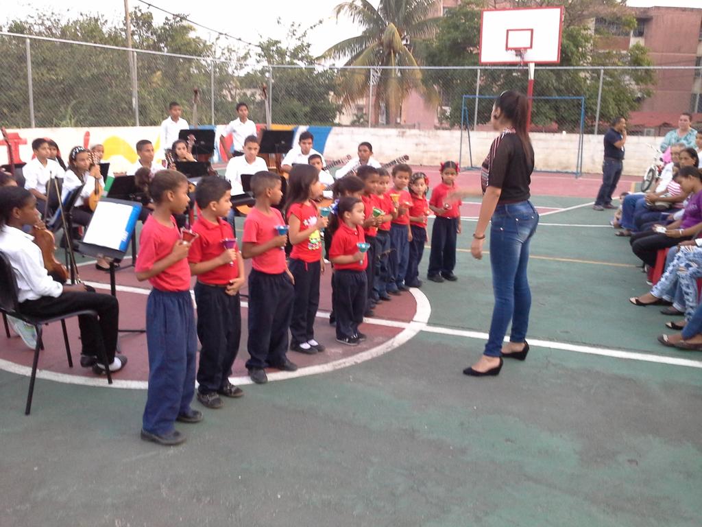 Actividad Musical en el complejo residencial los hermanos #ElSistemaCumple40 modulo las piedras independencia