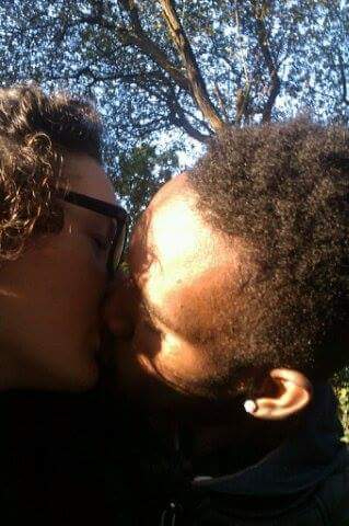 211013relax's tweet photo. Should you kisse http://t.co/wkSvK4N1D0
