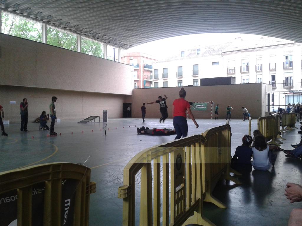 lbarrosov's tweet image. #PintoPatina #ImpulsoUrbano :) desde las 9 de la mañana y aun aguantando : D