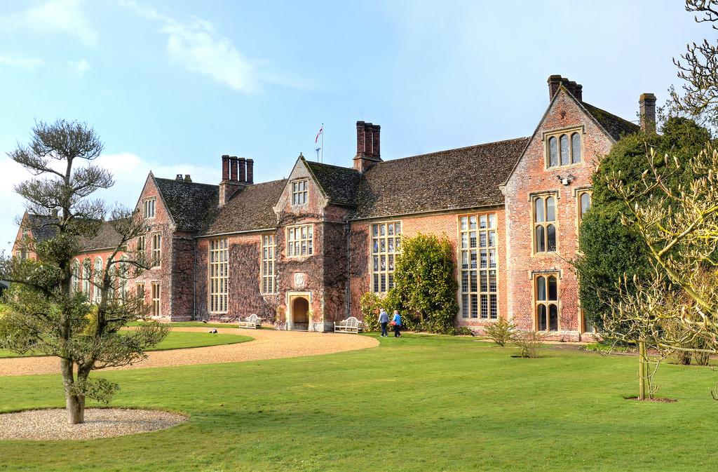 dawnie_banks's tweet photo. @GP_Paranormal looking forward to investigating Littlecote House tonight :) #ghost #aspectsparanormal #spooky http://t.co/D8cLX7jEqG