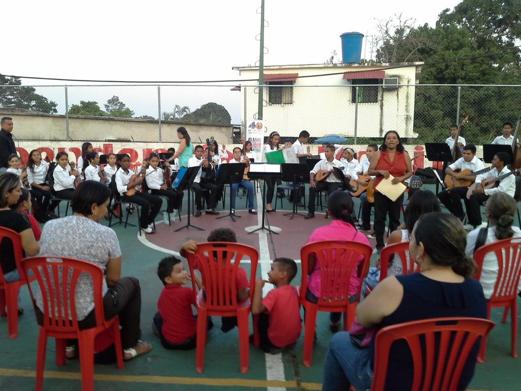 Parte de los integrantes de la orquesta del modulo las piedras independencia complejo residencial los hermanos