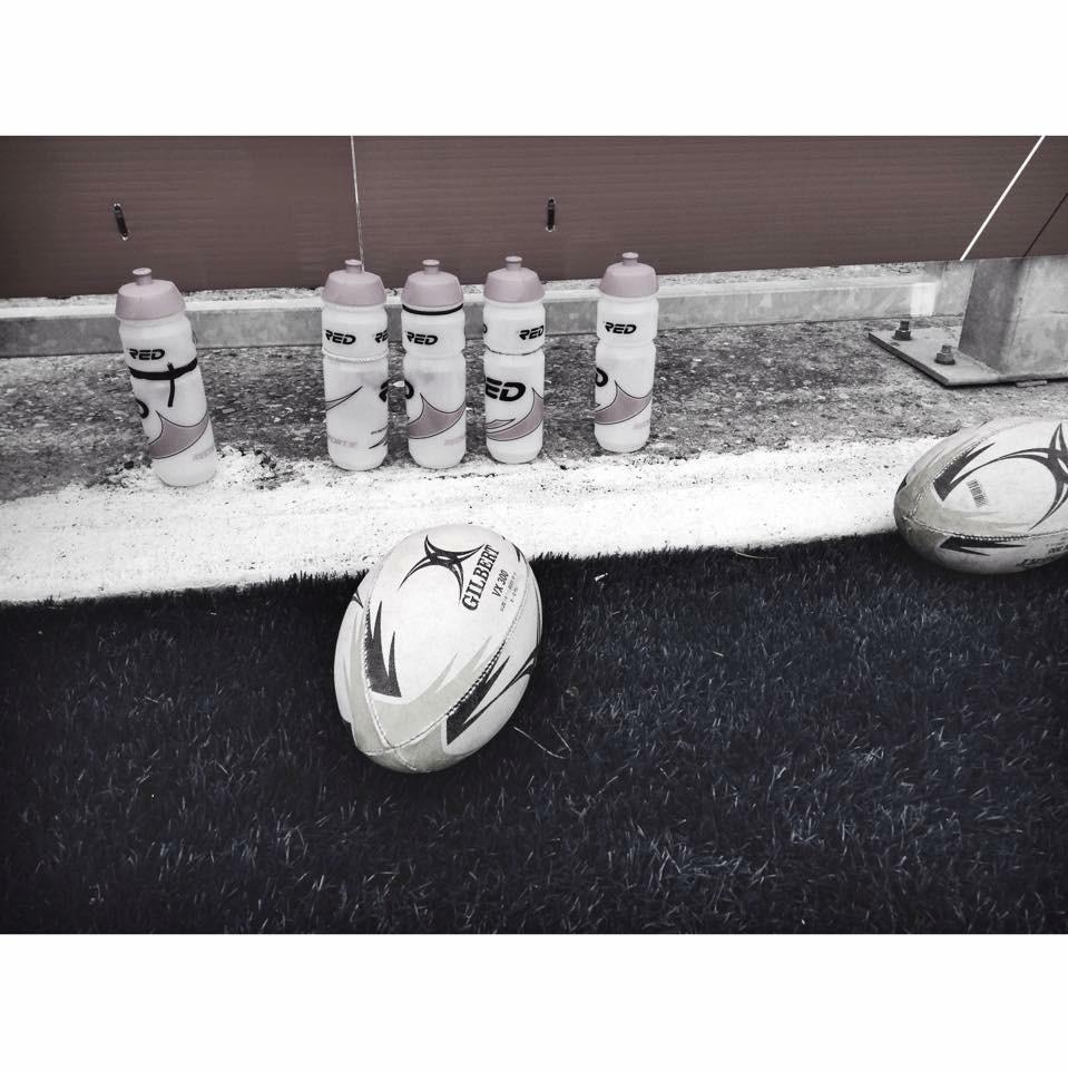 RedSportCycle's tweet photo. All the best teams have matching bottles! Pipershill rugby teams' RedSport bottles on site at the @leinsterrugby 7s! http://t.co/rnDKTK61Tu