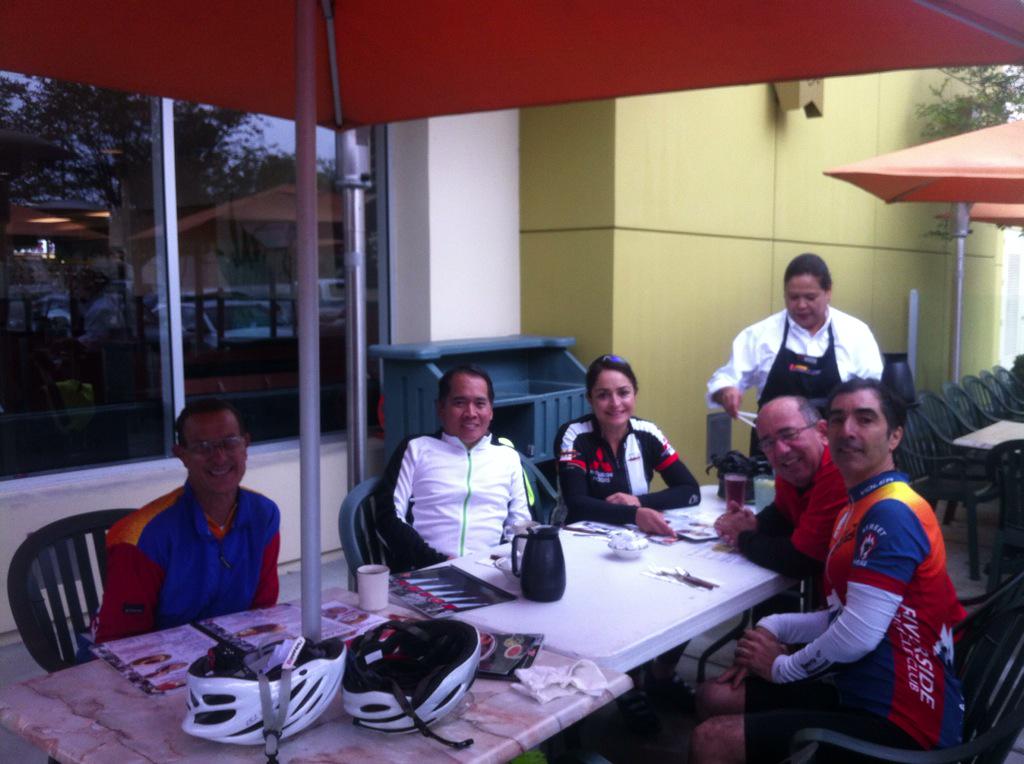 RFSnGT's tweet image. Breakfast at Norm's on the way to the La Sierra Garden. Cycling at it's best - with food!