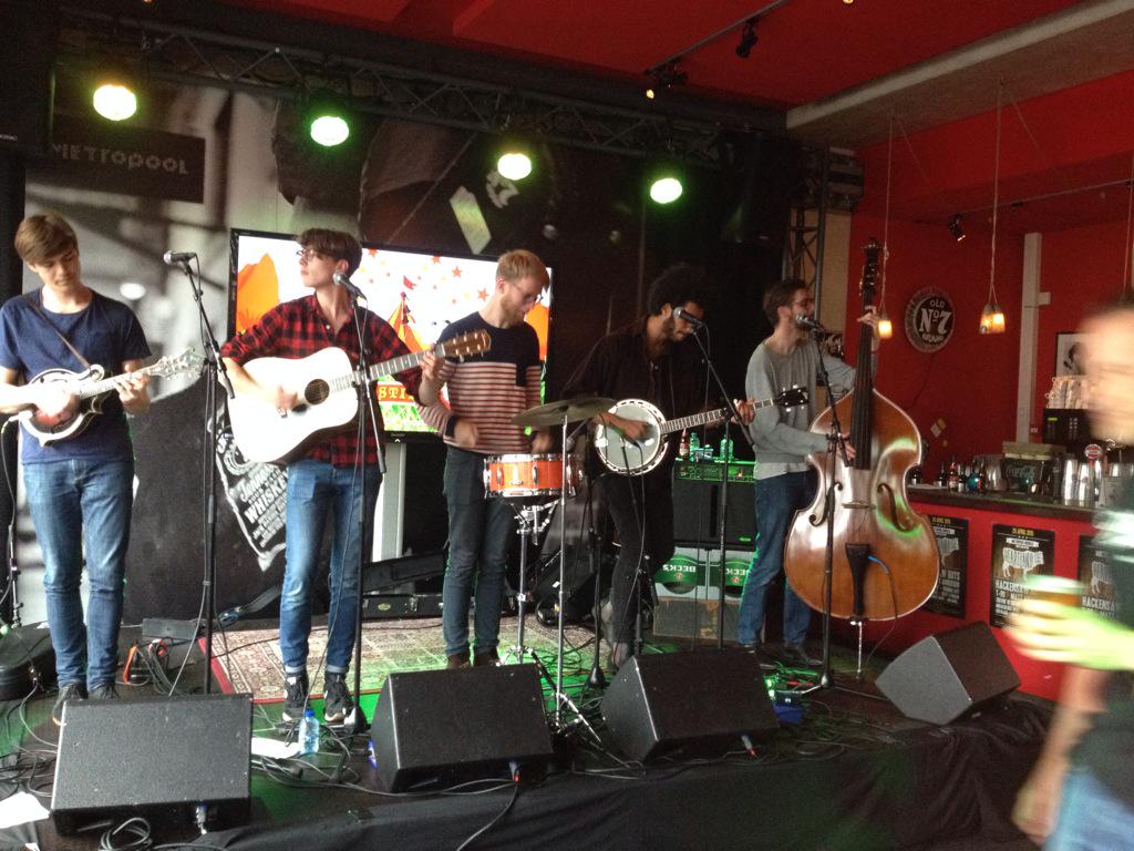 The canonball johnsons! #heartland #hengelo @MetropoolHgl Ze zijn cool 😀