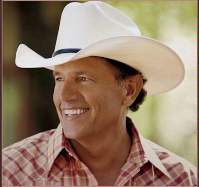 causewecountry's tweet photo. #CountryDiscussion
Who would be a better President?
Retweet for George
Favorite for Hillary http://t.co/SwIbtoS5UB