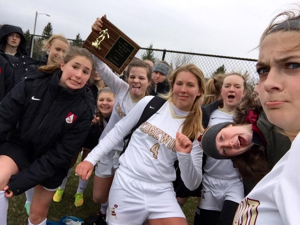 Crusader_Soccer's tweet photo. Port Washington Quad Champs! #PostGameSelfies feat. Chris ⚽️💪💛 http://t.co/SwgpH3MBr0