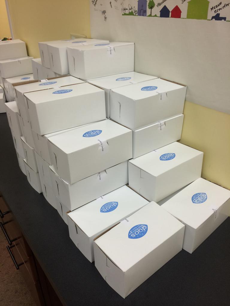 samsites3's tweet photo. Thanks @DuosIndy for providing great food for refugees at @NCLegalClinic!! #SERVE15 http://t.co/mkPYyjzFaj