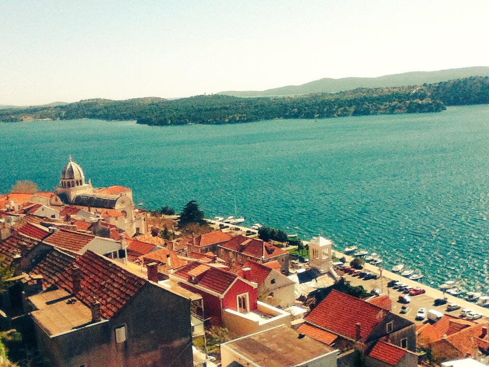 ARuralRose's tweet photo. #placestogo #Croatia #sibenik small old town with cobbled alleyways and bundles of history sits beside clear sea http://t.co/uFxKXxbG3P