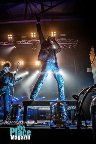 JohannaEdler's tweet photo. #Fotografin:Johanna_Edler @EISBRECHER #Herzblutfestival #Konzert#sound#musikisiweekend @SonyMusicGlobal#magazin http://t.co/CCUVadY39C
