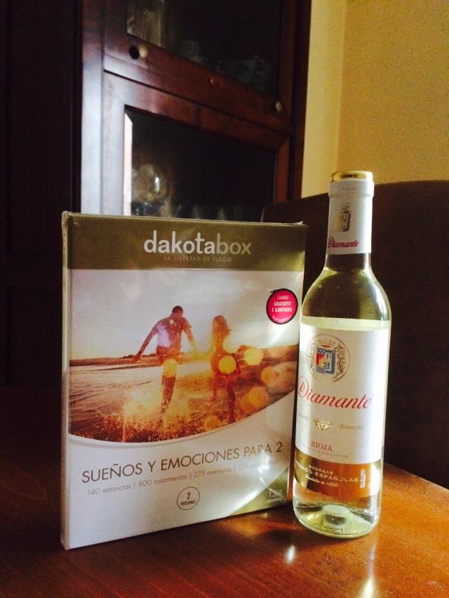 inavia's tweet photo. Y la foto de rigor regalos padrino de la segunda promoción Grado en Ingeniería Informática #USAL. Muchas gracias!!! http://t.co/Ep6bMiBwIw
