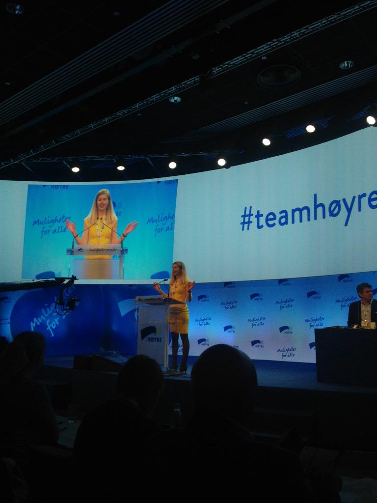 HKGjerstad's tweet photo. .@hfuglesang slår et slag for studentenes psykiske helse på #hlm15! @hoyrestudent http://t.co/PSTBMzXbBC