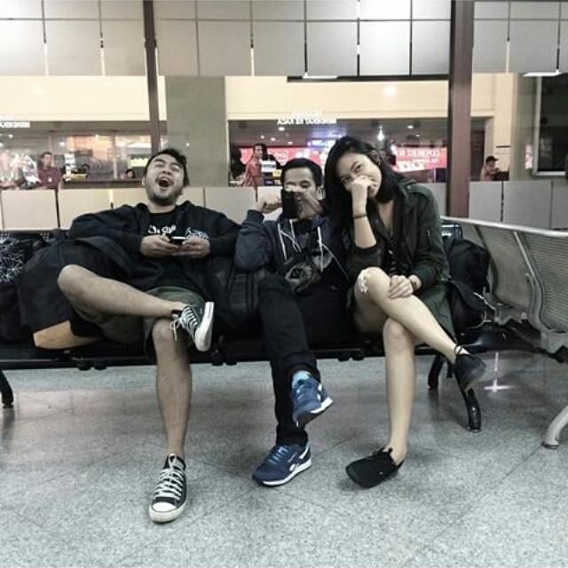 cheersUpF's tweet photo. Rombongan @billfoldx Mendarat dengan Ganteng dan Cantik di Surabaya.. Mampir SURABAYA CARNIVAL MIN di jamin happy http://t.co/YspiNoBxuq