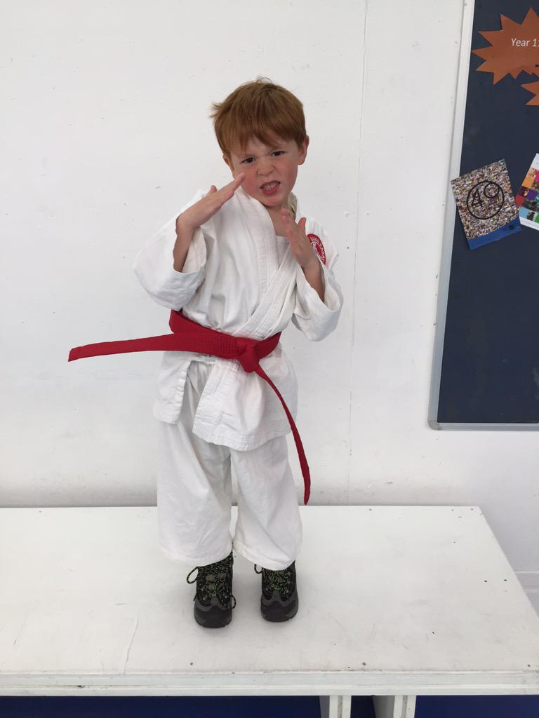 biggstevie1's tweet photo. Watch out @SpeedballBailey my little one just passed his grading today he's got his eye on your #BotB14 @combatzone http://t.co/ImtaJ4DRnS