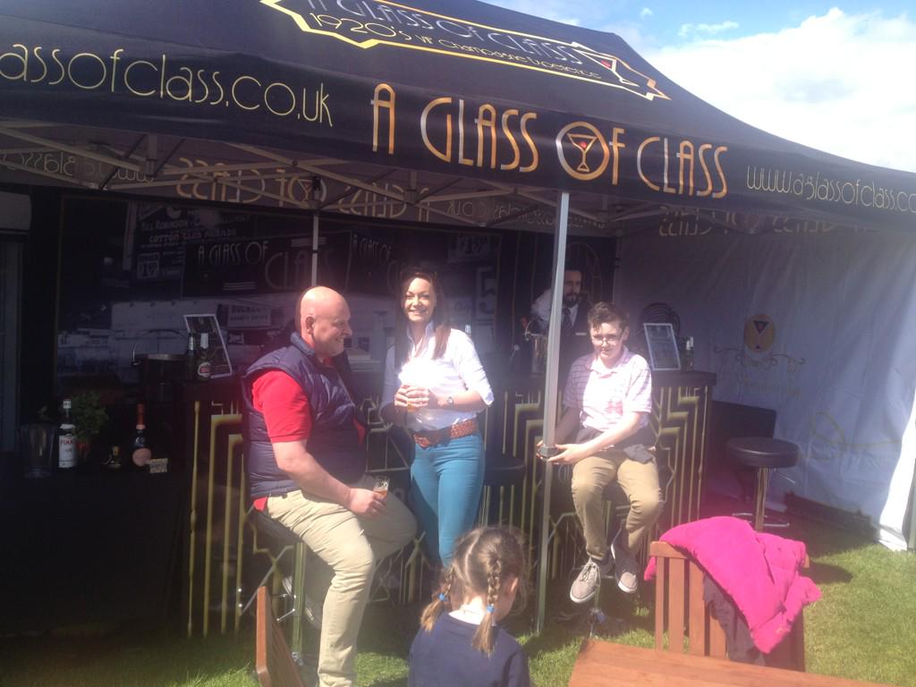 AGlassOfClass1's tweet photo. Newark garden show and my adopted #scottishfamily http://t.co/10Bo3IukHU