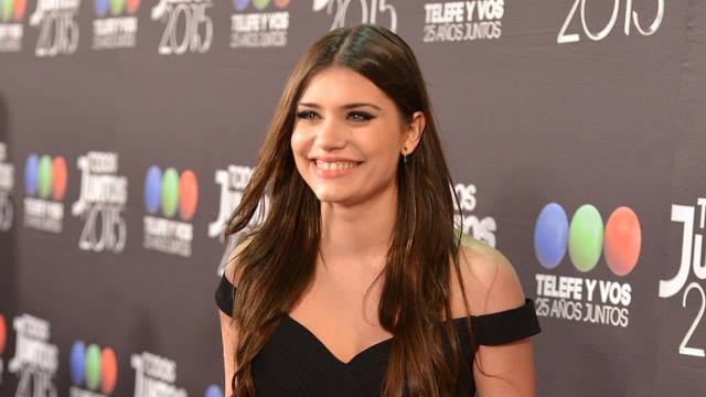 telefe's tweet photo. La joven actriz de @ViudasEHijosRR que sorprende con su nuevo look. Mirala en #EstiloTelefe http://t.co/wKFKHysltQ http://t.co/WlxL4ScZfo