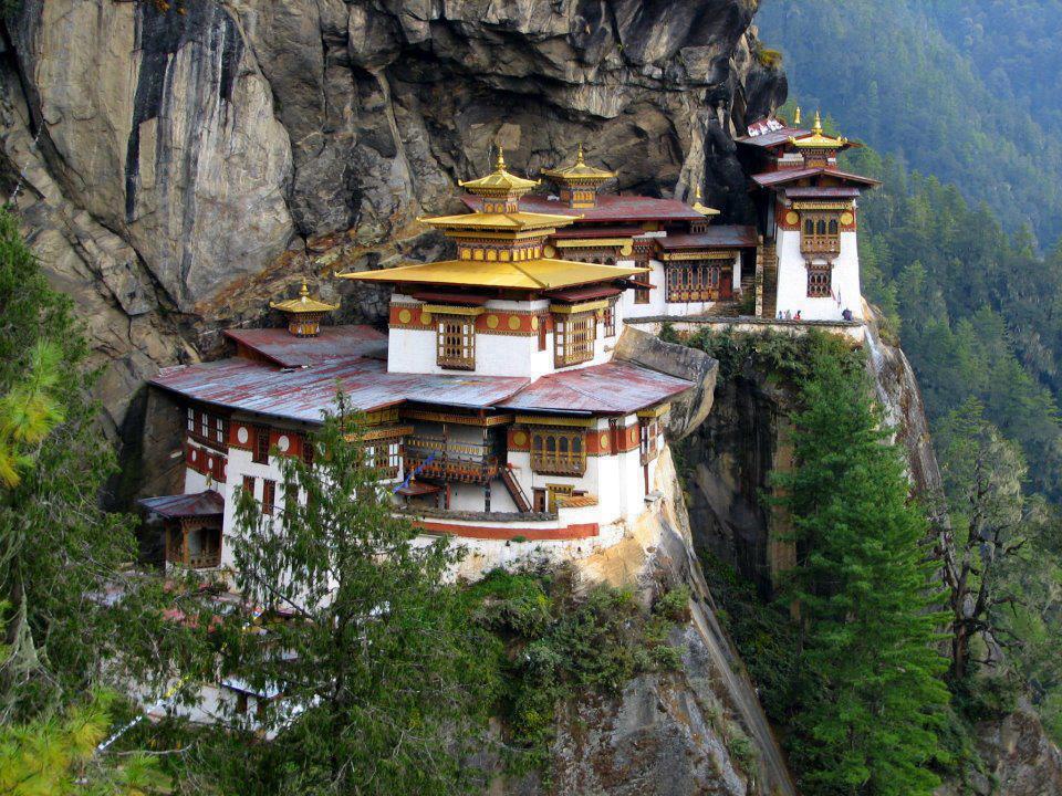 danchantall9's tweet photo. Bhutan Buddhist Temple - #tibet http://t.co/Zki32sCuUf