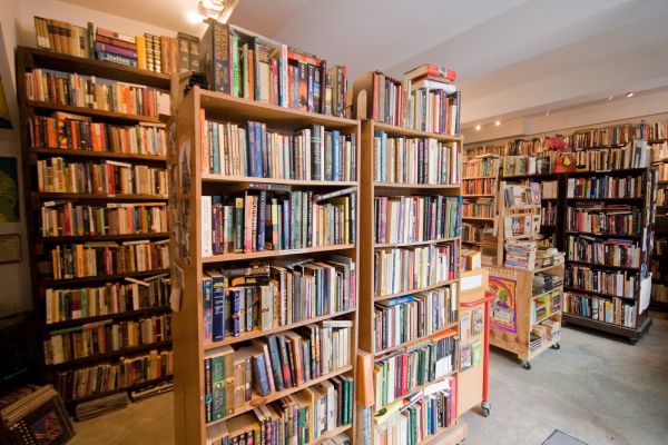 A guide to NYC's remaining independent bookstores: bit.ly/1ATQtcP