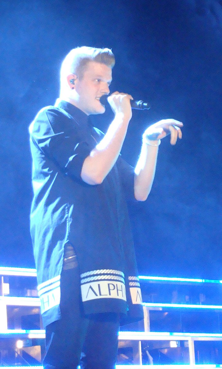 Celle_1501's tweet photo. Although u were ill, you looked incredible and your voice was perfect! <3 I took this pic <3 #PTXOFF
@scotthoying http://t.co/PDv03apJ8q