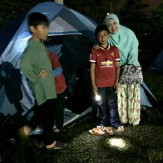 FuLo_Indo15's tweet photo. Ketika sikakak lg camping bundanya nemenin, kangen ya bun sm kakak? Hehehe @ita_utina http://t.co/ENfFJbbcNK