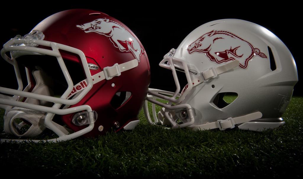 sihog's tweet photo. @IsaiahGraham @ArRecruitingGuy @BarryLunneyJr we are all family in Hogville! Enjoy the day @FollowHogs #WPS #LAHOG http://t.co/X31CflApY7