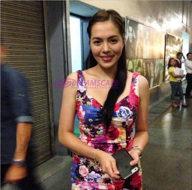 dengxmara's tweet photo. Pretty and sexy @montesjulia in the #UnexpectedConcert #AGfromTheEast http://t.co/xTNZxlYVMb