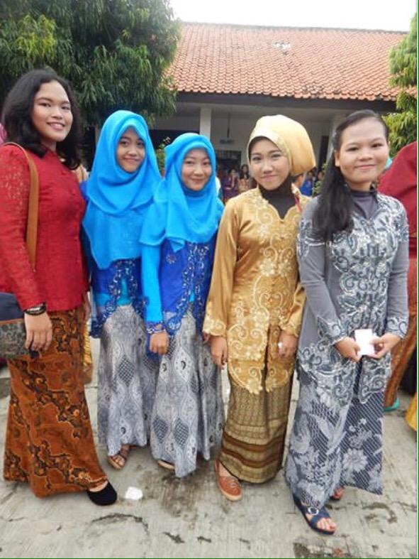 secone1_'s tweet photo. Banyakan foto yg cewe nya nih 😁✌️@Osissmkmdl #kartinismkmandalahayu http://t.co/hloxr8fHB7